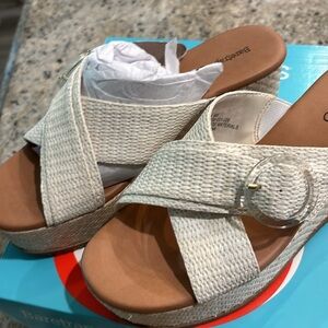 Baretraps SYDNEY Cream size 8M